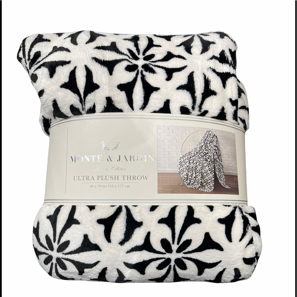 Monte & Jardin Ultra Plush Throw - Picture 2 of 3